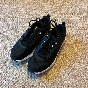 Under Armour Charged Breathe TR 3 Women’s Sneakers